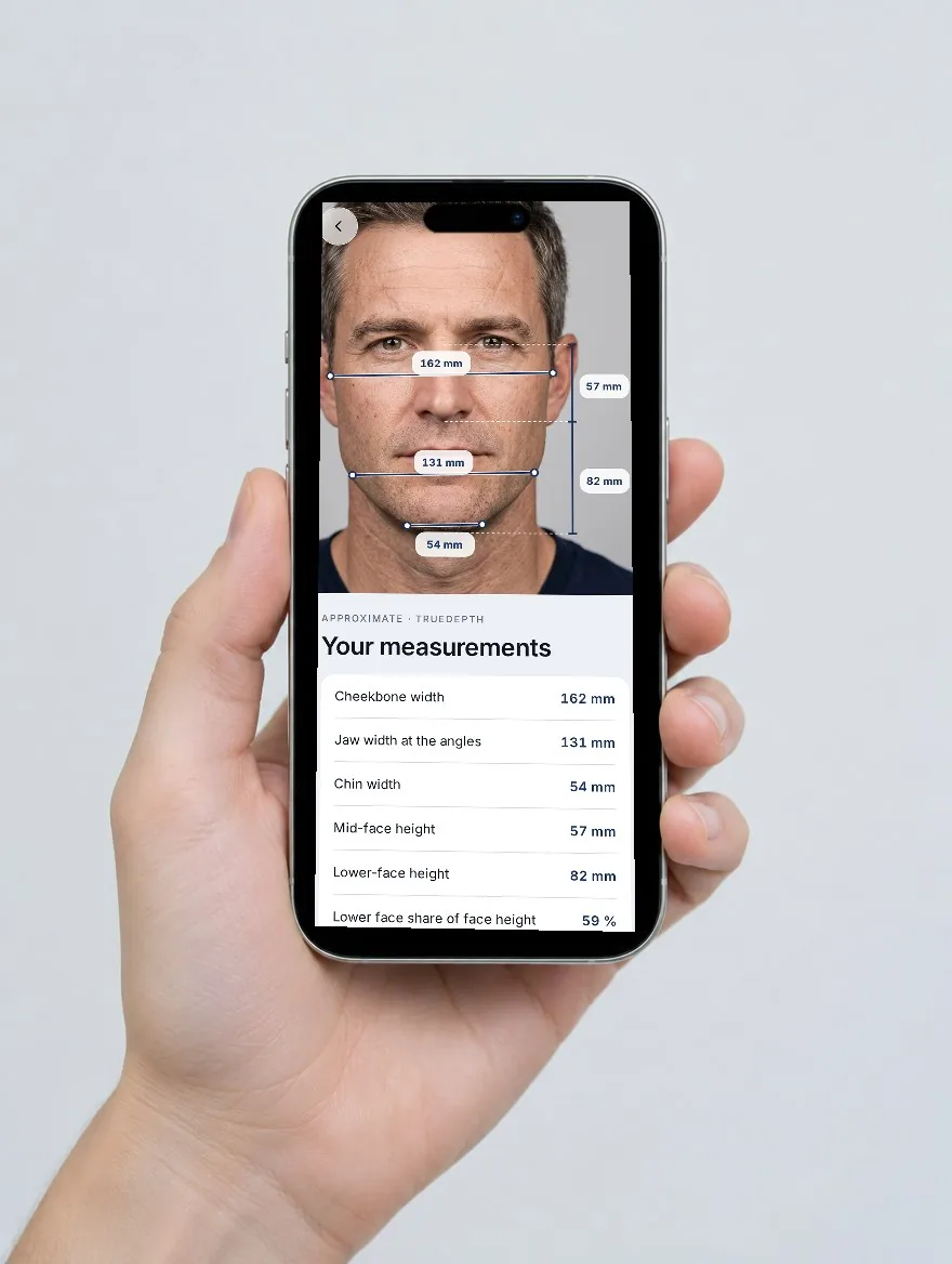 Measurements screen with jaw width, chin width and lower-face height in millimetres